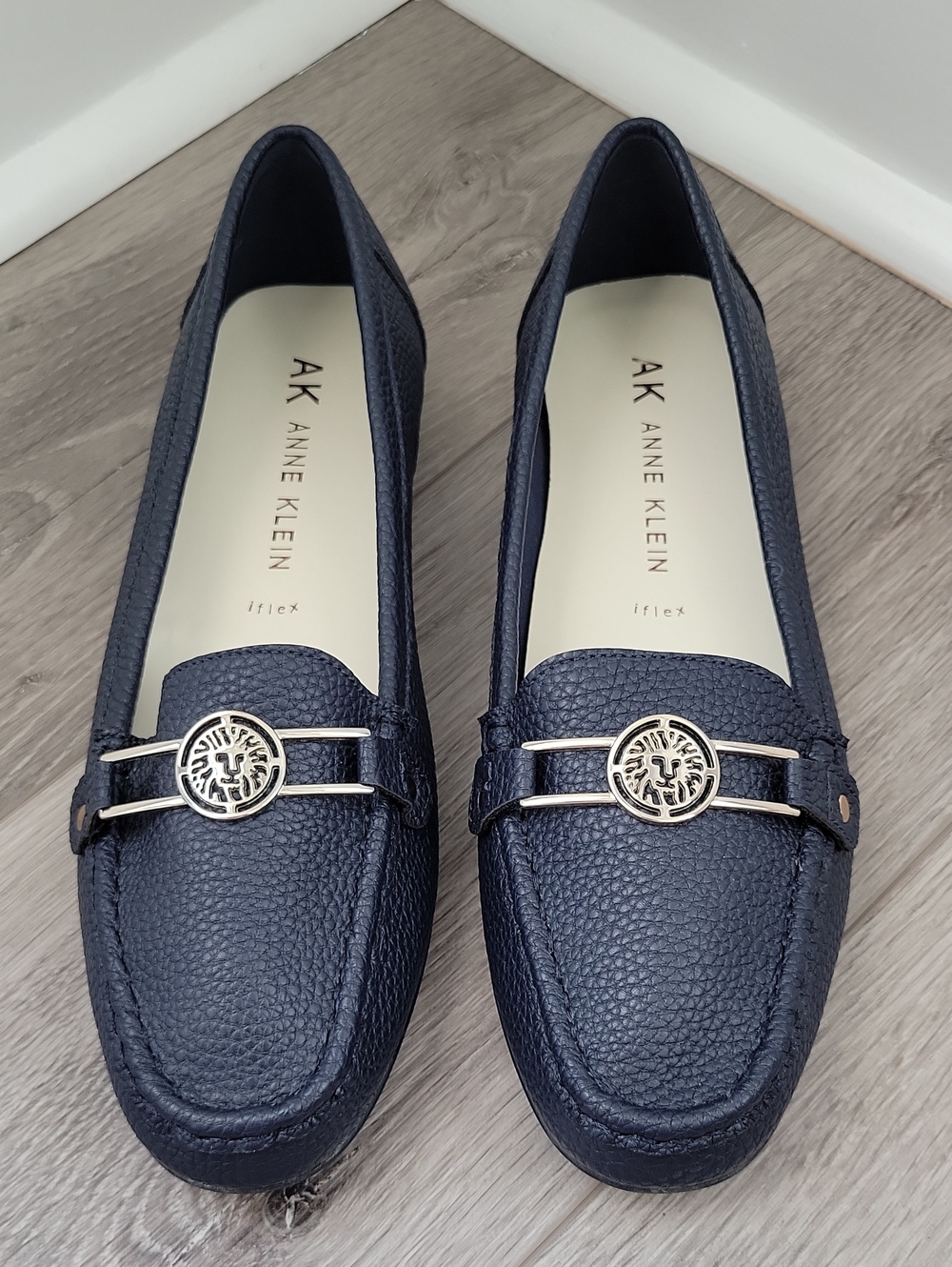 Anne Klein Women's Navy Blue Pebbled Leather Slip-On Loafers 9.5 New